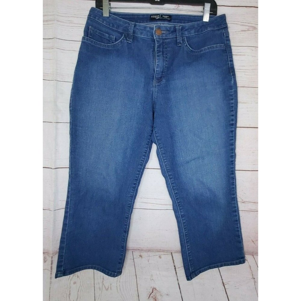 Lee Riders Women's Mid Rise Cropped Capri Jeans Size 10 Med Mint Condition